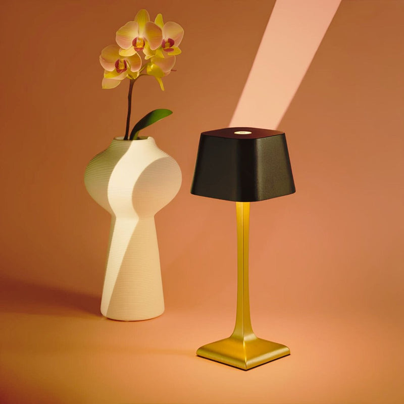 Wireless LED Table Lamp – Dimmable, Waterproof & Rechargeable