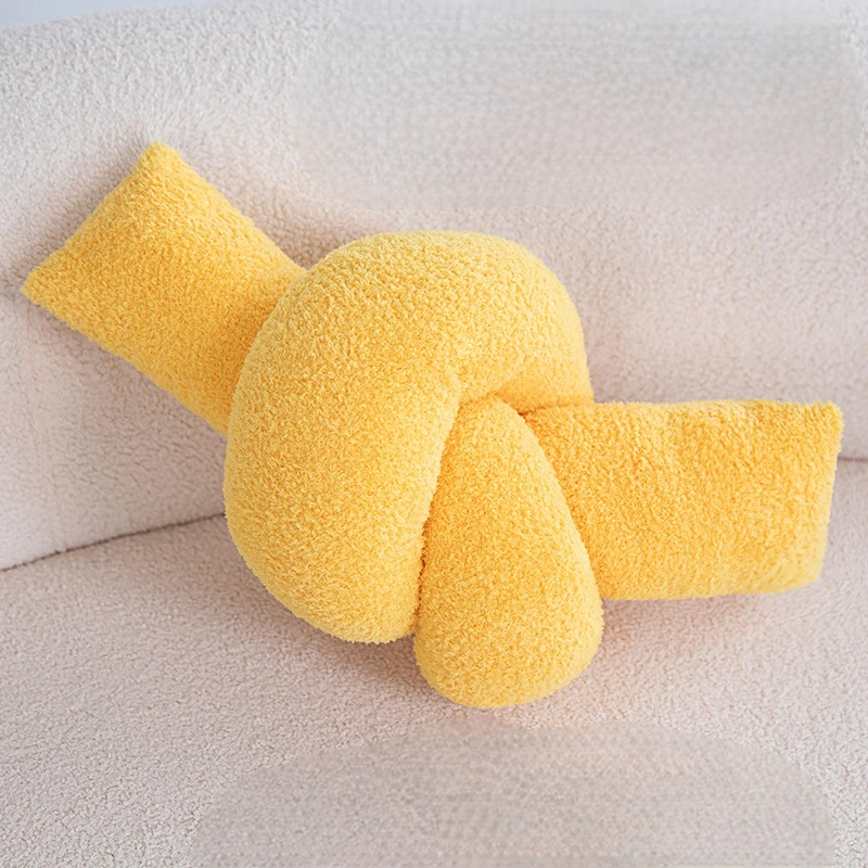 Plush Chain Knot Pillow – Fun Shackle-Shaped Cushion for Sofa Décor & Unique Gifts