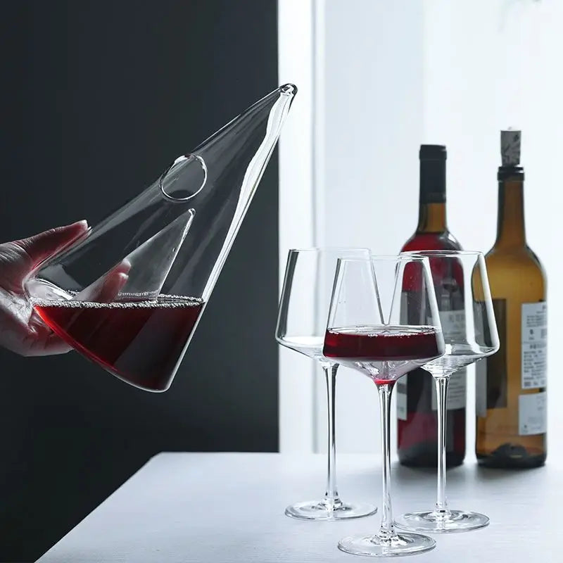 Borosilicate Glass Wine Decanter – Elegant Pyramid Waterfall Carafe Enhances Aroma, Aerates Wine, and Elevates Every Pouring Ritual