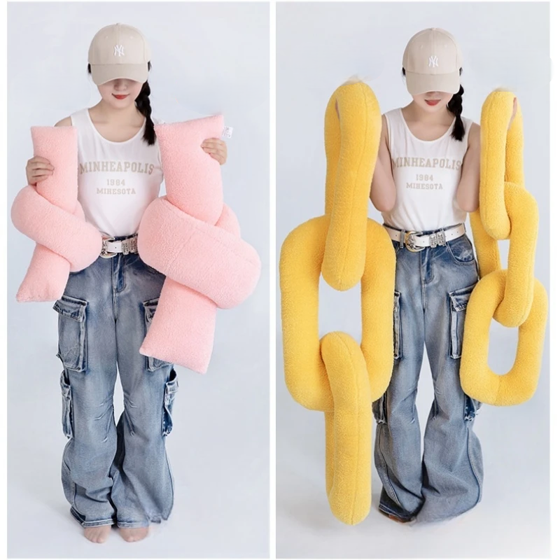 Plush Chain Knot Pillow – Fun Shackle-Shaped Cushion for Sofa Décor & Unique Gifts