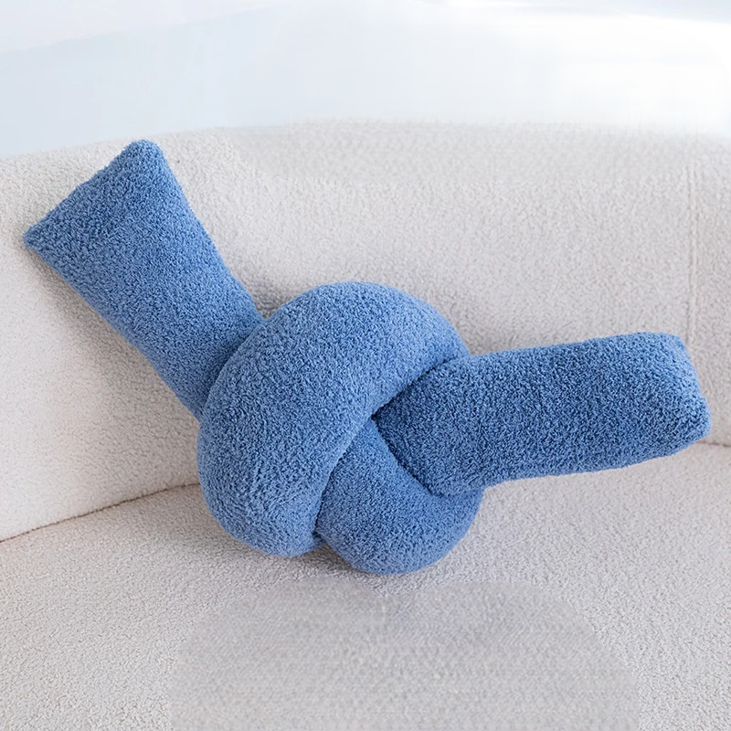 Plush Chain Knot Pillow – Fun Shackle-Shaped Cushion for Sofa Décor & Unique Gifts