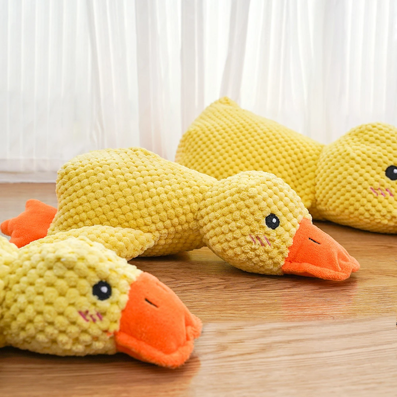 Plush Duck Chew Toy – Squeaky & Bite-Resistant for Calming Puppies & Teething Relief