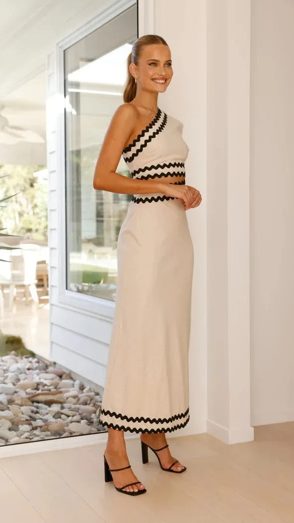 Trim Single Splicing Dress – Diagonal Shoulder Lace Design for a Sexy Summer Statement