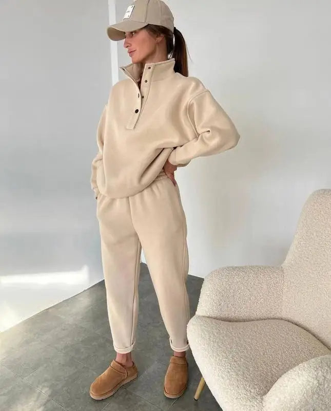 Oversized Hooded Tracksuit Set – 2 Piece Fashion Pullovers & Pants for Casual Streetwear Looks