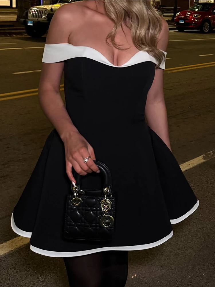 Chic Black and  White Contrast Tube Top Mini Dress – Elegant One-Shoulder Backless Design for a Bold Fashion Statement