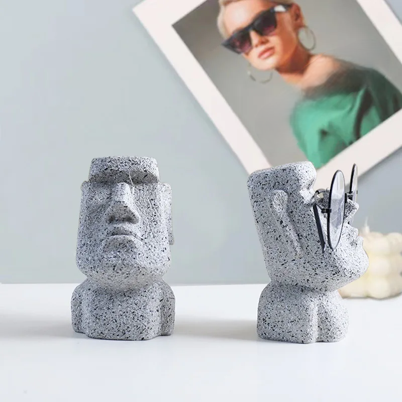 Moai Easter Glasses Holder – Stylish Easter Island Resin Statue for Desktop & Decor