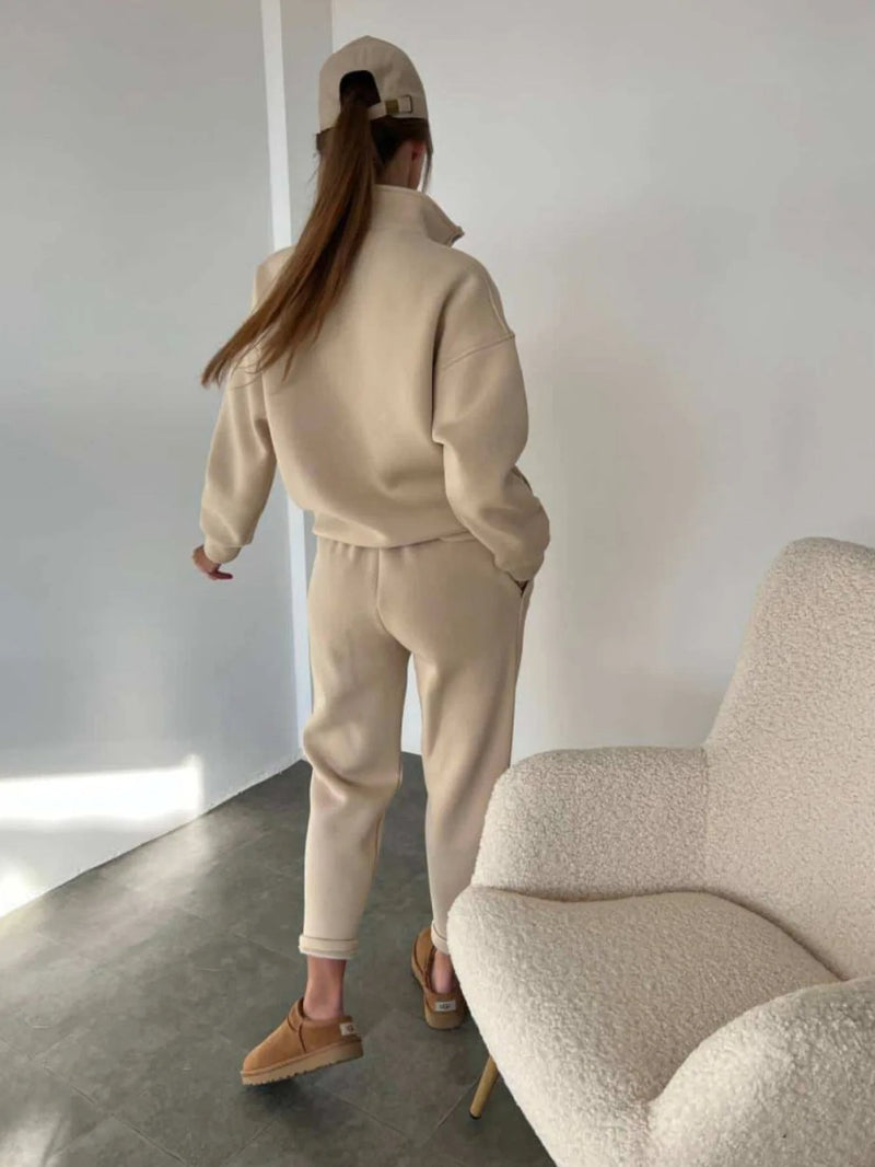 Oversized Hooded Tracksuit Set – 2 Piece Fashion Pullovers & Pants for Casual Streetwear Looks