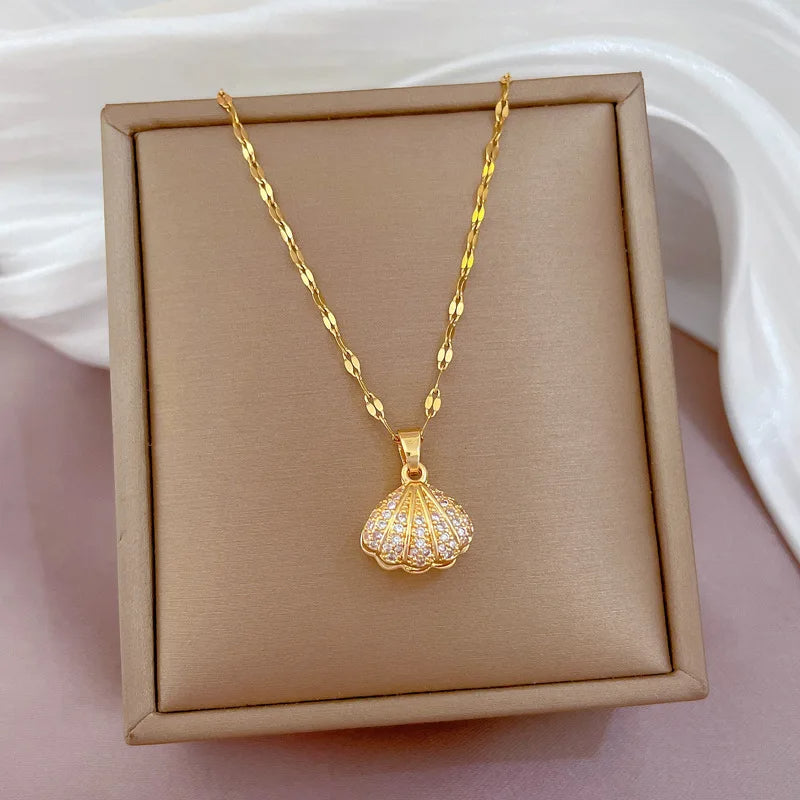 Classic Pearl Clavicle Chain Necklace – Small Fresh Shell Pendant for Minimalist Elegance & Gift-Worthy Charm