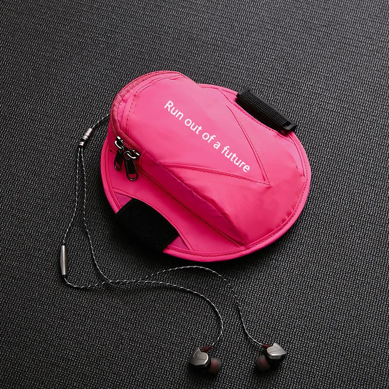 Waterproof Arm Phone Holder with Headphone Jack – Sports Fitness Wrist Bag Ideal for Running, Outdoor Workouts & Hands-Free Convenience on the Go