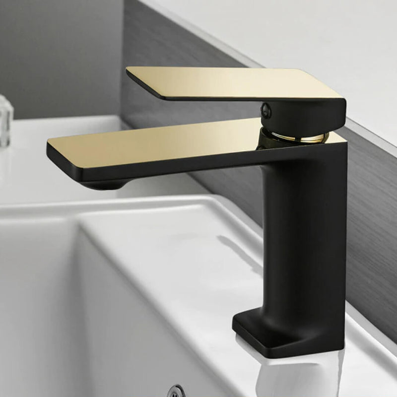 Single Hole Bathroom Faucet