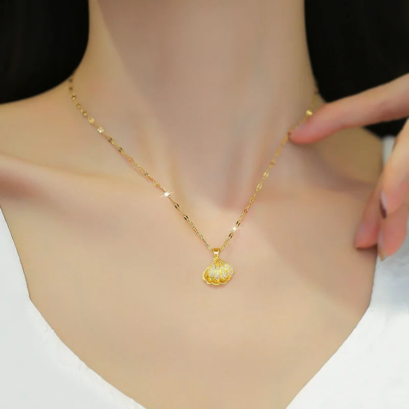 Classic Pearl Clavicle Chain Necklace – Small Fresh Shell Pendant for Minimalist Elegance & Gift-Worthy Charm