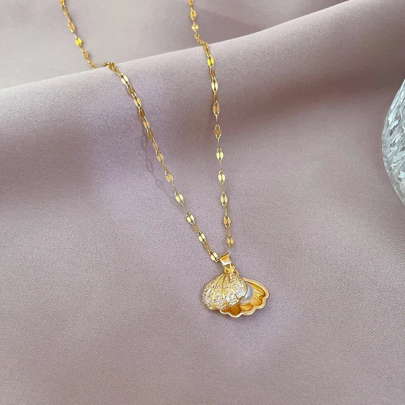 Classic Pearl Clavicle Chain Necklace – Small Fresh Shell Pendant for Minimalist Elegance & Gift-Worthy Charm