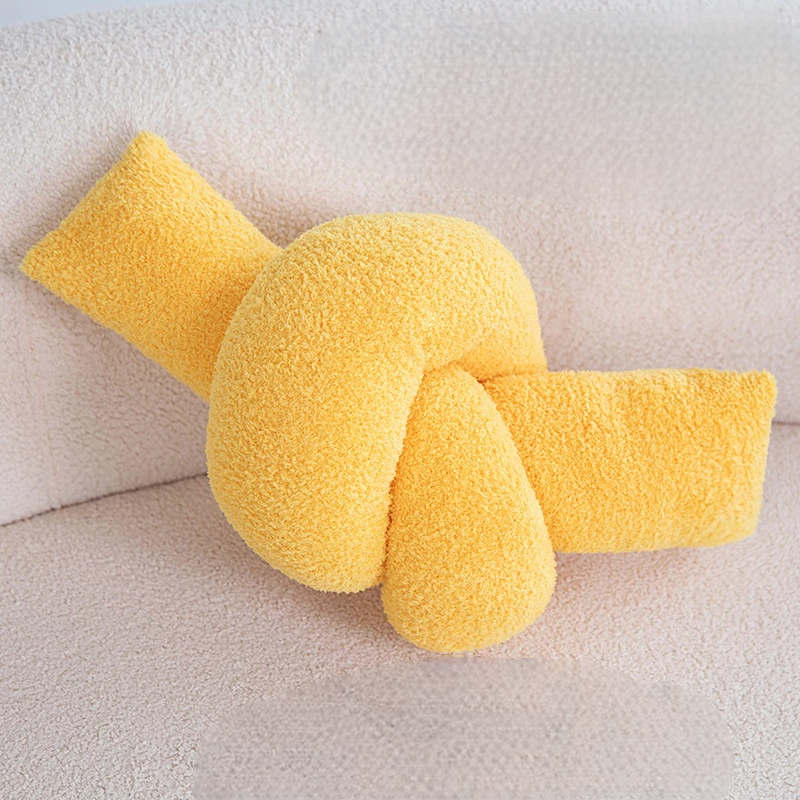 Plush Chain Knot Pillow – Fun Shackle-Shaped Cushion for Sofa Décor & Unique Gifts