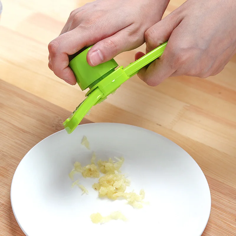 Garlic & Ginger Peeler and Grater – Effortlessly Peel, Grind, and Grate Spices with This Essential, Time-Saving Kitchen Tool