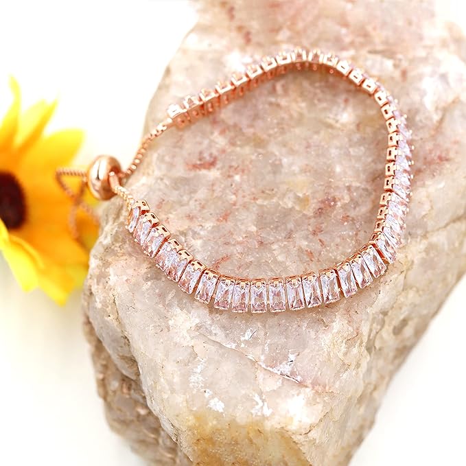 Gold-Plated Rhinestone Bracelet – 18K Gold Adjustable Stainless Steel Jewelry for the Modern Trendsetter
