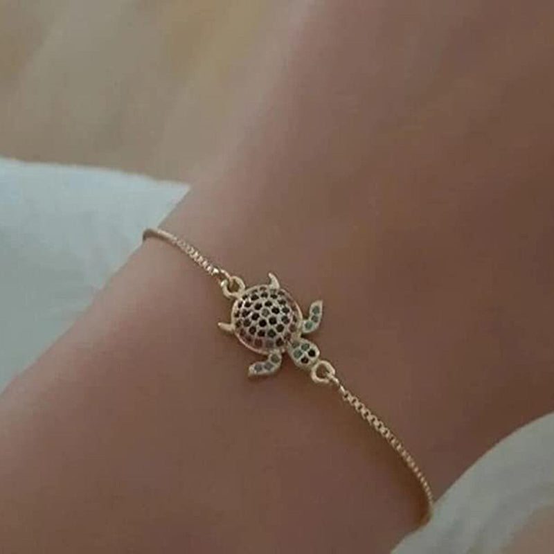 Silver Love Heart Turtle Bracelet – Stainless Steel Lucky Charm Jewelry Gift for Stylish, Romantic Women