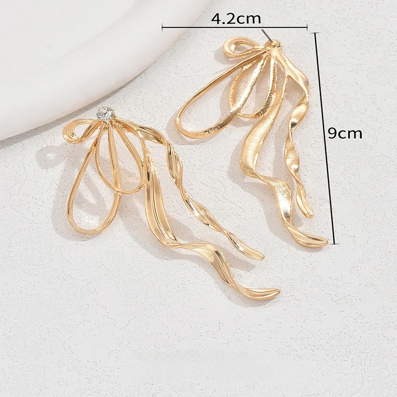 Dainty Bowknot Pearl Stud Earrings – Classic Gold & Silver Daily Wear Jewelry for Elegant Women