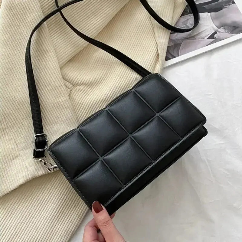Designer PU Leather Women’s Bag – Trendy Small Crossbody with Classic Handle for Everyday Chic and Timeless Elegance