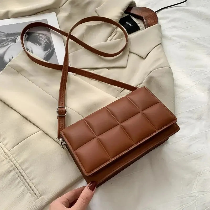 Designer PU Leather Women’s Bag – Trendy Small Crossbody with Classic Handle for Everyday Chic and Timeless Elegance