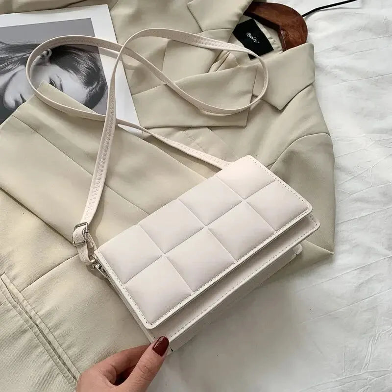 Designer PU Leather Women’s Bag – Trendy Small Crossbody with Classic Handle for Everyday Chic and Timeless Elegance