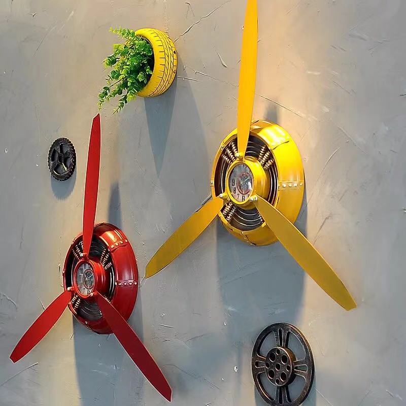 RETRO STYLE AIRPLANE PROPELLER CLOCK