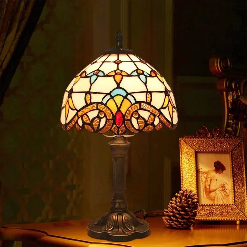 Vintage Tiffany-Style Stained Glass Lamp – Elegant Ambient Lighting