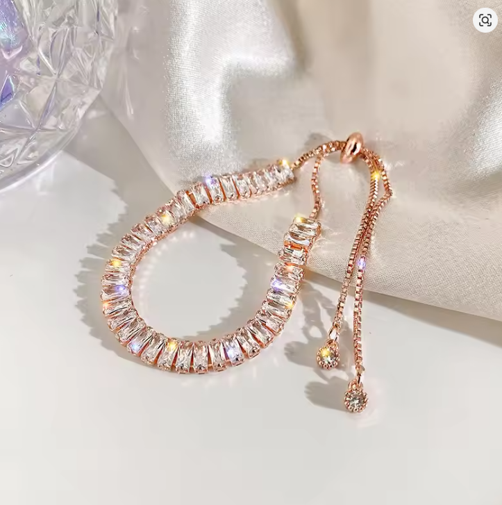 Gold-Plated Rhinestone Bracelet – 18K Gold Adjustable Stainless Steel Jewelry for the Modern Trendsetter