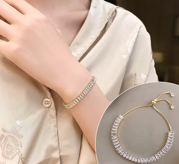 Gold-Plated Rhinestone Bracelet – 18K Gold Adjustable Stainless Steel Jewelry for the Modern Trendsetter