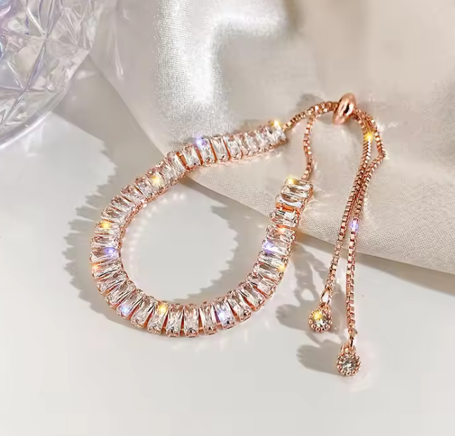 Gold-Plated Rhinestone Bracelet – 18K Gold Adjustable Stainless Steel Jewelry for the Modern Trendsetter