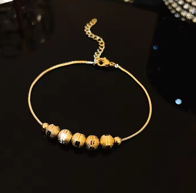 Gold-Plated Rhinestone Bracelet – 18K Gold Adjustable Stainless Steel Jewelry for the Modern Trendsetter