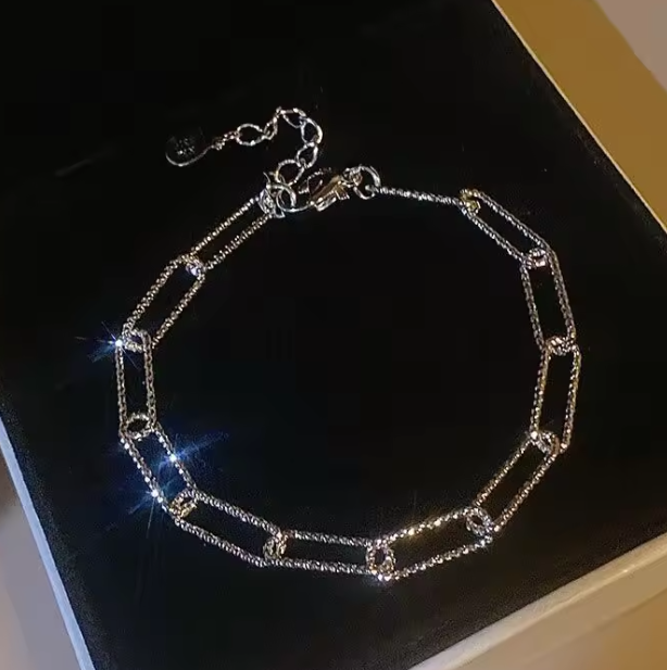 Gold-Plated Rhinestone Bracelet – 18K Gold Adjustable Stainless Steel Jewelry for the Modern Trendsetter