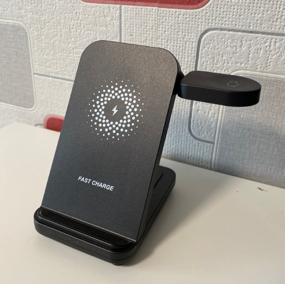 3 in 1 Charging Station For Multiples Devices Fast Wireless Charging Dock For Watches & Phones