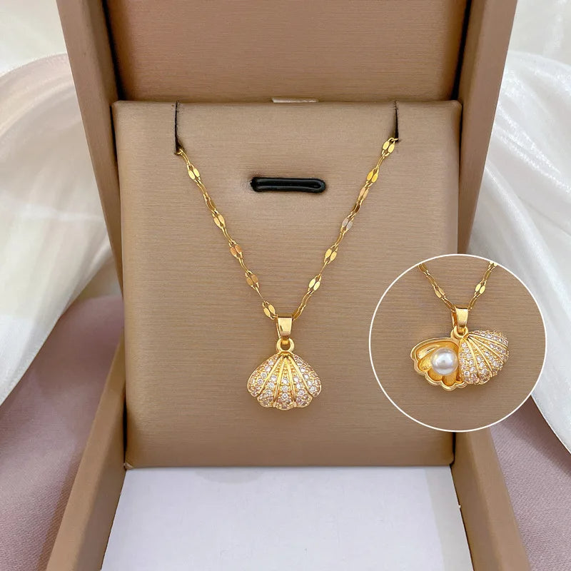 Classic Pearl Clavicle Chain Necklace – Small Fresh Shell Pendant for Minimalist Elegance & Gift-Worthy Charm