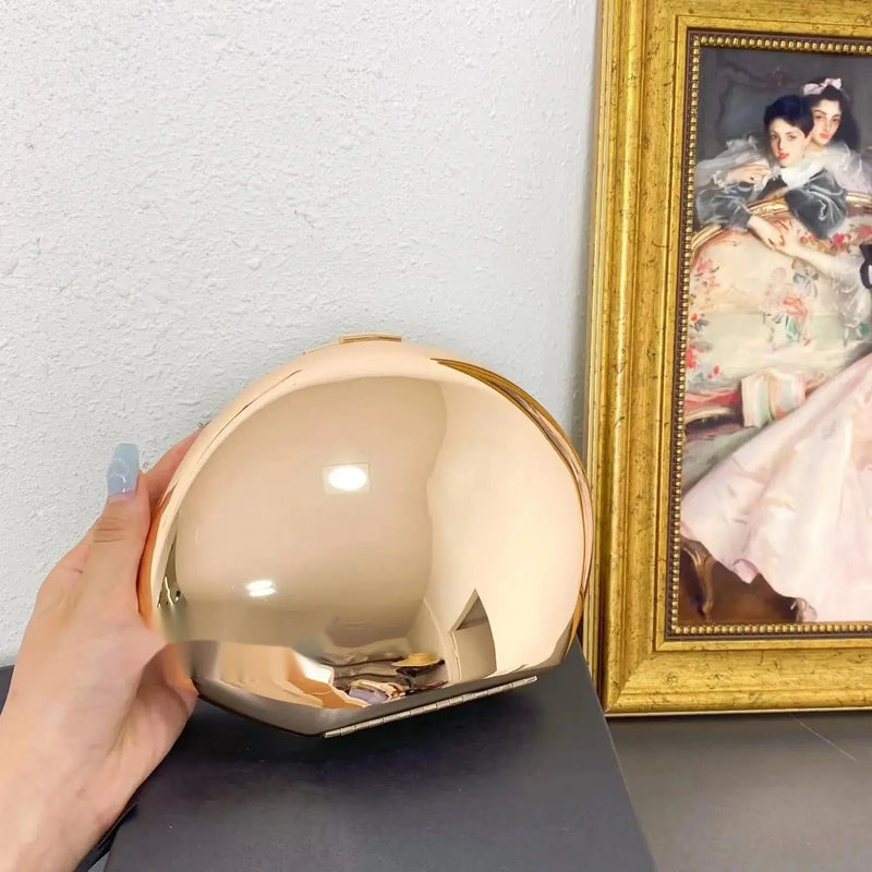 Metal Shell Clutch Bag for Women – Stunning Silver & Gold Mirror Handbag, Niche Evening Purse for Glamorous Party Looks