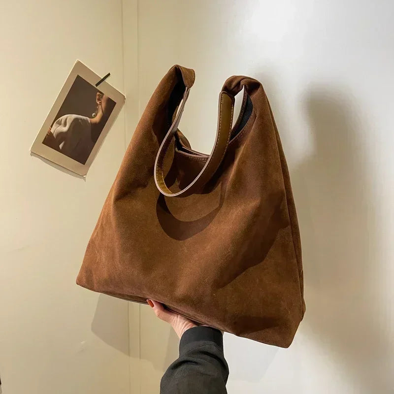 Velvet Zipper Shoulder Bag – Soft High-Capacity Handbag with Elegant Crossbody Style for Effortless Everyday Fashion