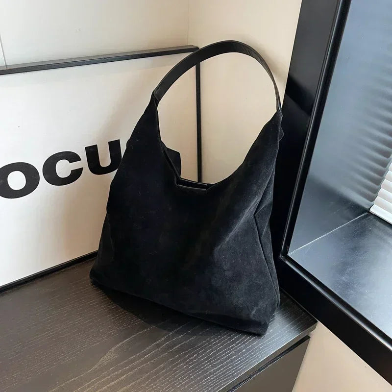 Velvet Zipper Shoulder Bag – Soft High-Capacity Handbag with Elegant Crossbody Style for Effortless Everyday Fashion