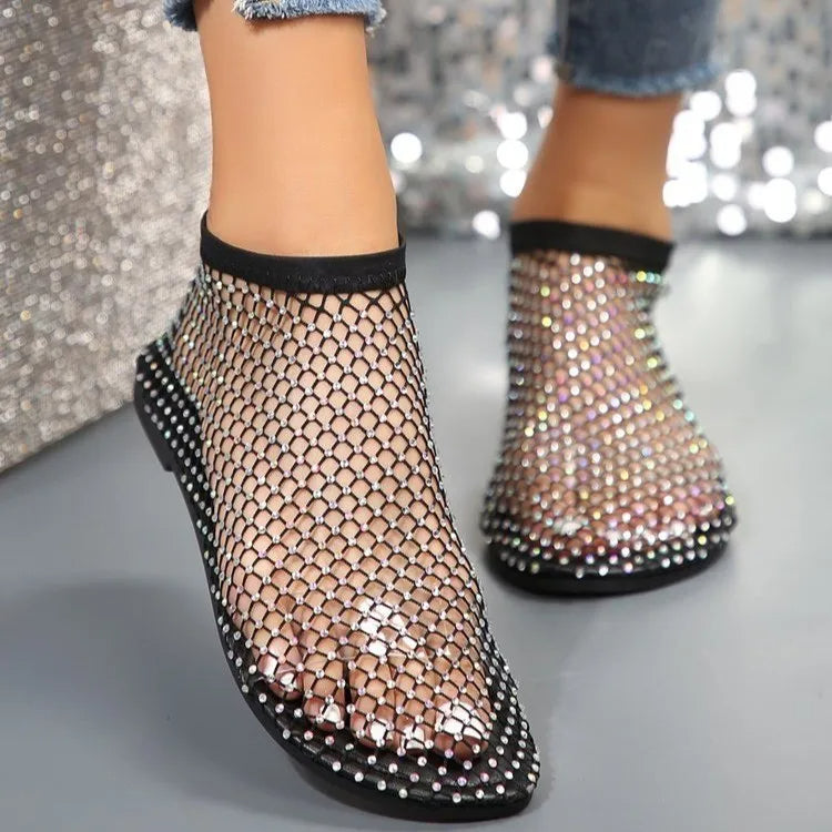 Hollow Flat Sandals with Rhinestone – Breathable & Non-Slip Beach Sandals for Chic Comfort