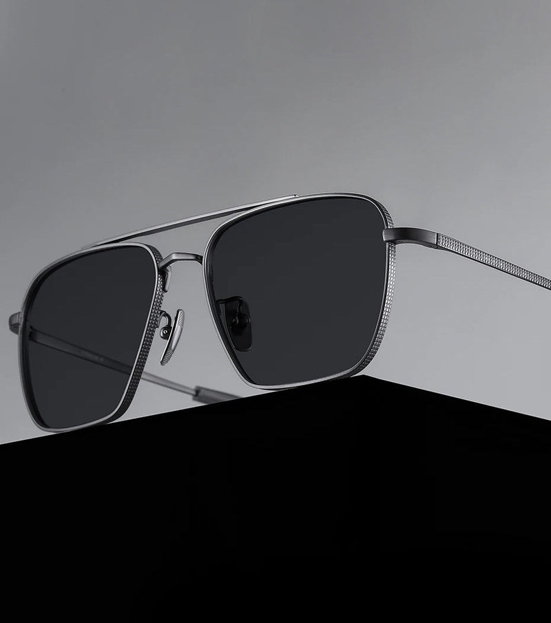 Polarized Pure Titanium Sunglasses for Men - Outdoor UV400 Photochromic Lens Eyewear, Lightweight Frame for Stylish & Safe Vision