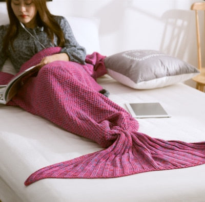 MerGirl | Cozy Knitted Mermaid Tail Blanket