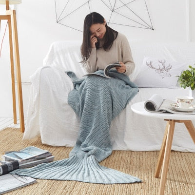 MerGirl | Cozy Knitted Mermaid Tail Blanket