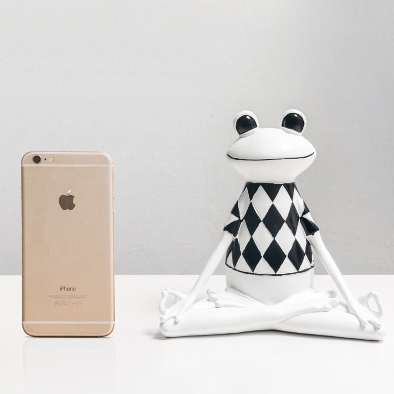 Meditating Chilling Out Frog Resin Figurines | Black & White