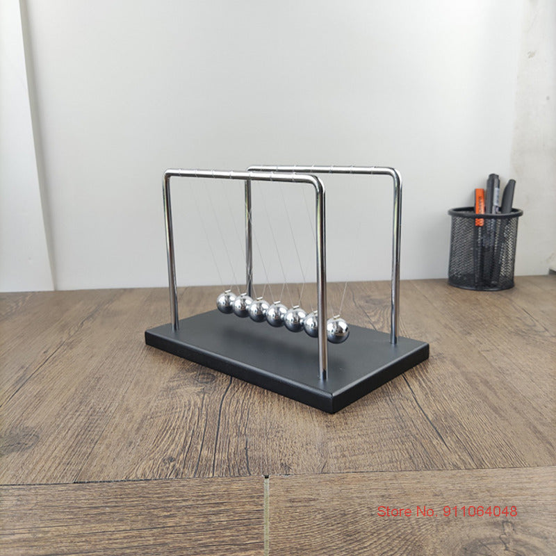 Long Newton's Cradle | Momentum Demonstration